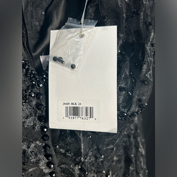 MAC DUGGAL 20430 NWT Puff Sleeve A-Line Embroidered Gown - Picture 6 of 6